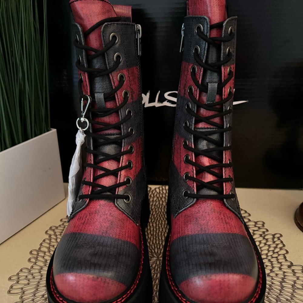 ✨SOLD✨Dolls Kill X WB Horror Total Slasher Platform Boots ✨New✨ - Picture 7 of 9